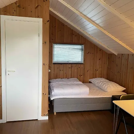 - Lille Knudsgaard Lokken